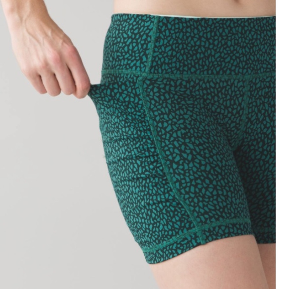 Lululemon Speed Track Short
Miss Mosaic Hunter Green Deep Green - Picture 7 of 12